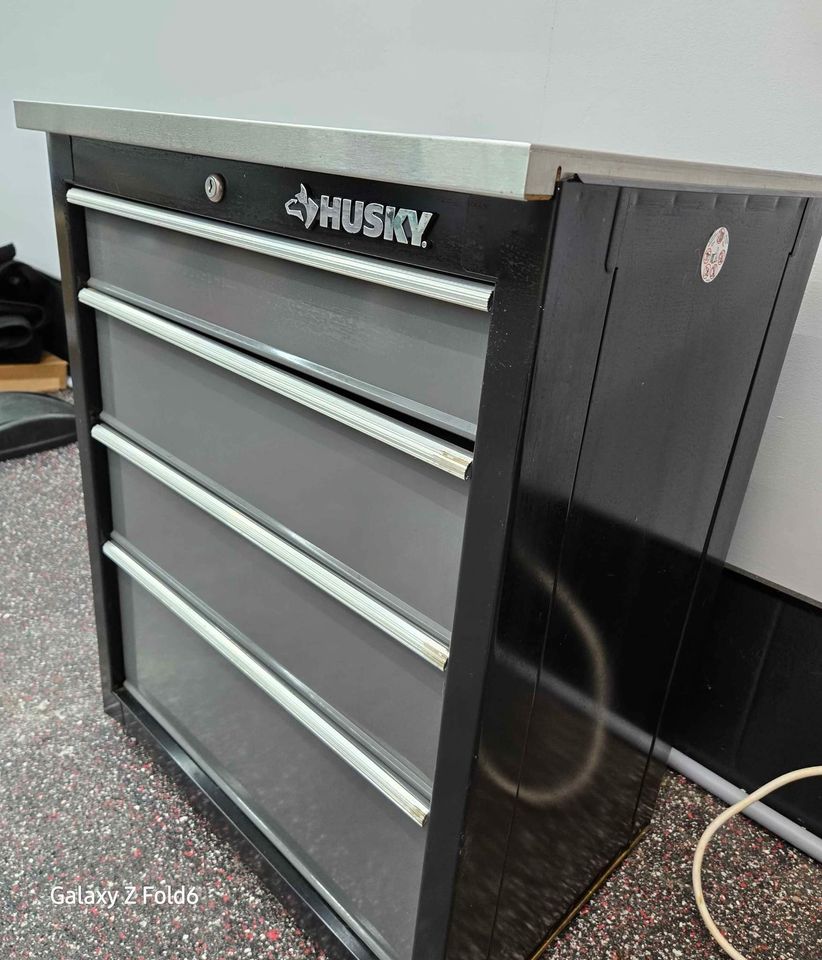 Husky 27 inch Tool cabinet with 4 Drawer in Gloss Black and grey