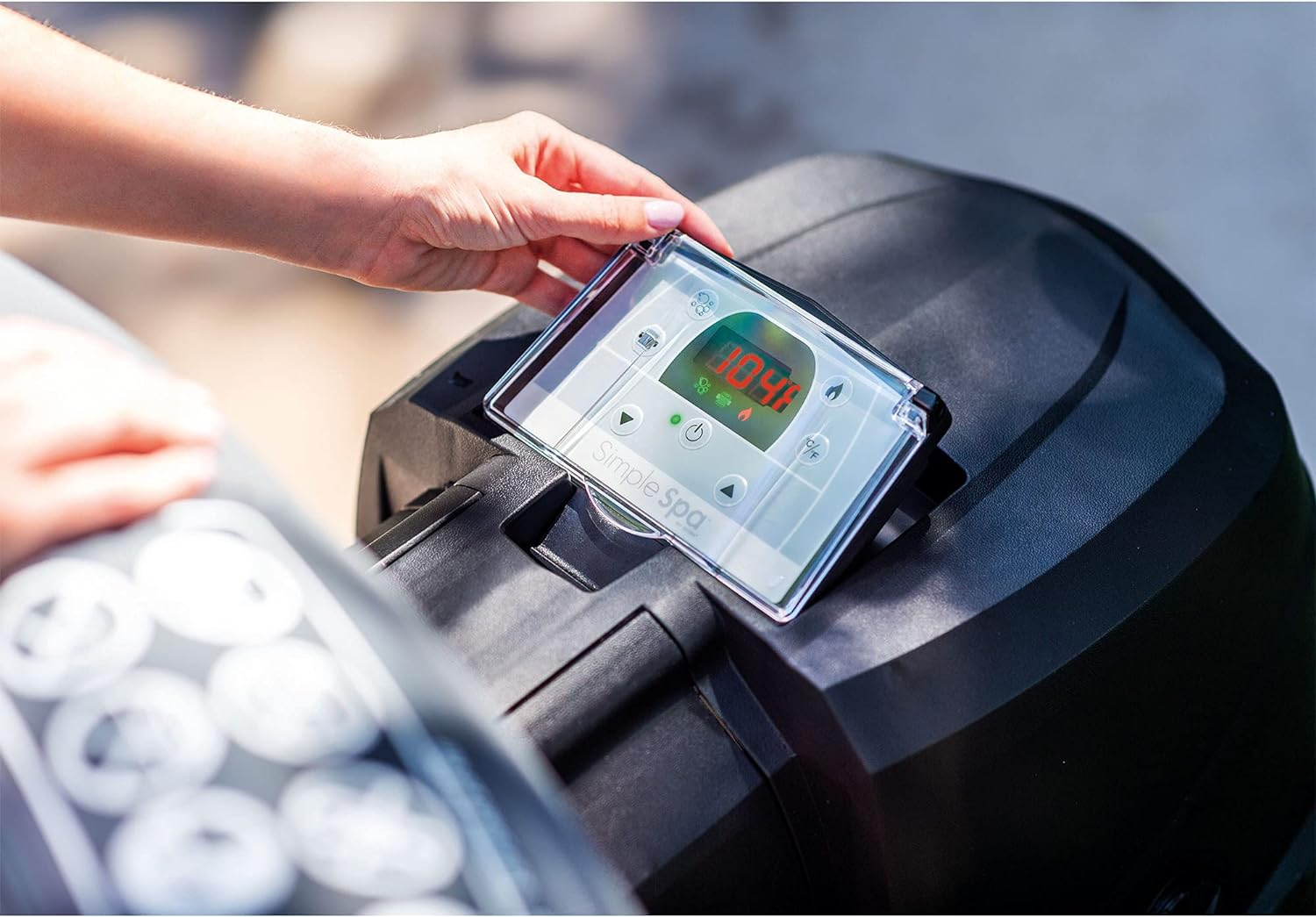 Simple Spa 77in x 26in 4-Person Outdoor Portable Inflatable Round Heated Hot Tub Spa