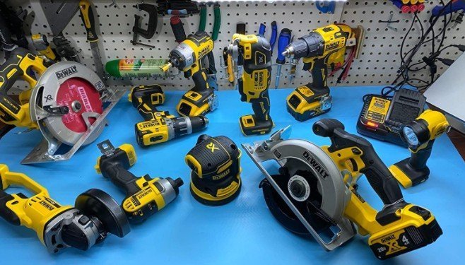 DeWALT DCKTS781D2M1 20V MAX Cordless Li-Ion 7 Tool Combo Kit w/Tough System.
